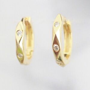 Edgy Diamond Cut Huggies NWT